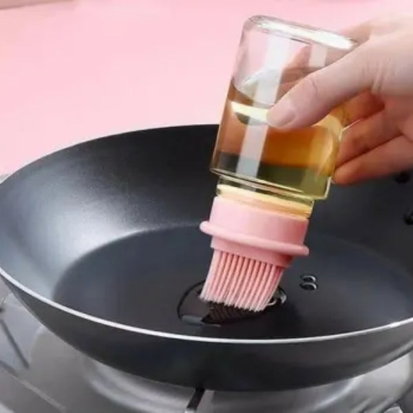 (علبة مزيتة صغيرة مع فرشاة سيلكونية ( 150 مل Small Oil Can with Silicone Brush (150 ml .)