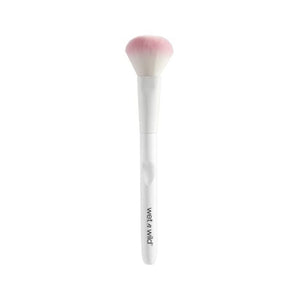 فرشاة ماكياج الخدود ويت ان وايلد للمكياج المعدني والسائل wet n wild Blush Brush, Makeup Brush for Mineral & Liquid Makeup, Plush Fibers, Ergonomic Handle