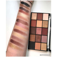 ميك أب ريفوليوشن - باليت مكياج معاد تحميل مجموعة ظلال عيون تحتوي على 15 ظلال Makeup Revolution Reloaded Palette, Makeup Eyeshadow Palette, Includes 15 Shades, Lasts All Day Long, Cruelty Free, Iconic 3.0, 16.5g