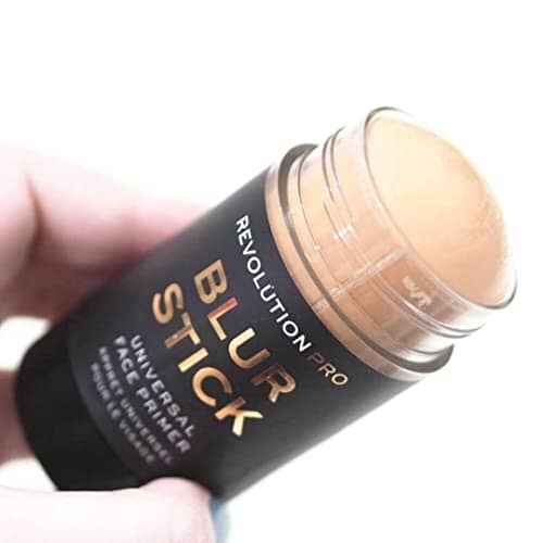 ريفوليوشن برو بلور ستيك برايمر لمكياج الوجه لتقليل المسام Revolution Pro Blur Stick, Primer for Face Makeup, Pore Minimizer, Matte Finish, Leaves Skin Looking Flawless, Suitable for All Skin Tones, 15g