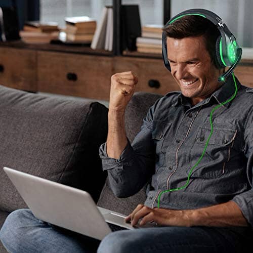 سماعة رأس ستيريو للألعاب لنينتندو سويتش  DIWUER Stereo Gaming Headset for Nintendo Switch, PS4, Xbox One with Noise Cancelling Mic, Soft Earmuffs Surround Sound Over Ear Headphones with LED Light for PC (Green)