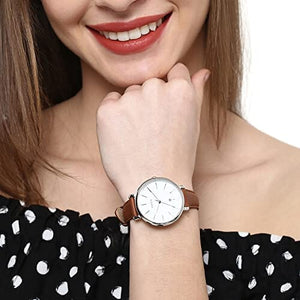 ساعة فوسيل للنساء من جاكلين كوارتز Fossil Women's Jacqueline Quartz Stainless Steel and Leather Three-Hand Date Watch, Color: Silver, Brown (Model: ES4368)