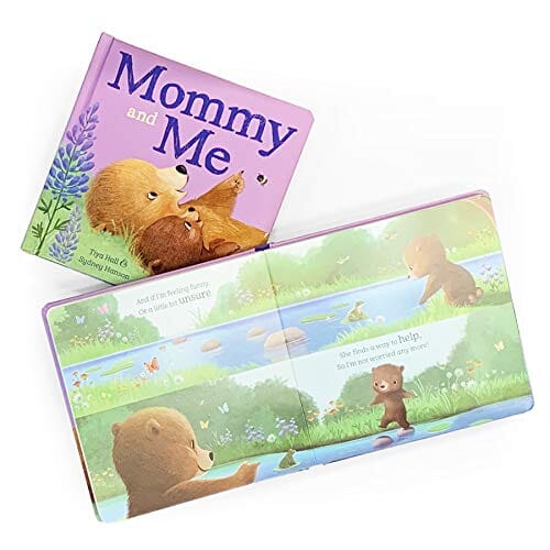 كتاب لوحة الصور المبطنة من أمي وأنا Mommy and Me Padded Picture Board Book: A Story of Unconditional Love, Ages 1-5