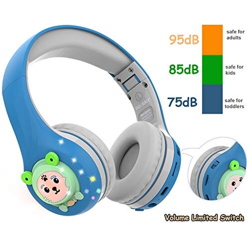 سماعات رأس للأطفال الصغار للمدرسة مع ميكروفون Riwbox Baosilon FB-7S Frog Kids Headphones Bluetooth, LED Light Up Bluetooth Headphones Over Ear Volume Limited Safe 75/85/95dB with Mic and TF-Card, Children Headphones for School/PC (Blue&Grey)